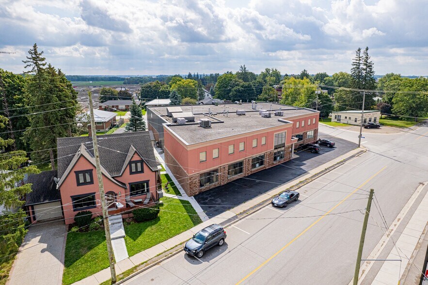 101 Woodstock St S, East Zorra-Tavistock, ON à vendre - Photo de l’immeuble – Image 1 sur 19