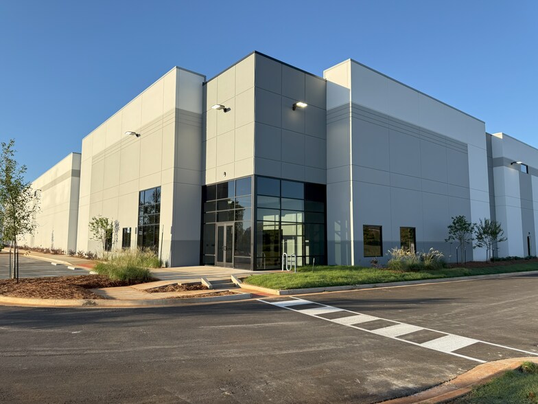120 Electronics blvd, Huntsville, AL à louer - Photo de l’immeuble – Image 1 sur 11