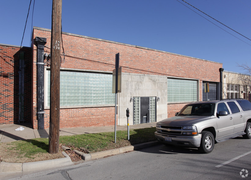 2919 Canton St, Dallas, TX à louer - Photo de l’immeuble – Image 2 sur 9
