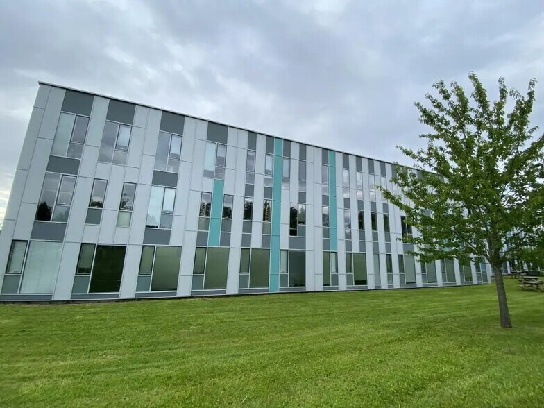 Bureau dans Vern-sur-Seiche à louer - Photo de l’immeuble – Image 2 sur 7