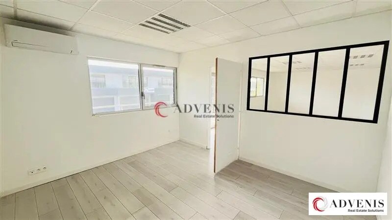 Bureau dans Canéjan à louer - Photo de l’immeuble – Image 2 sur 7