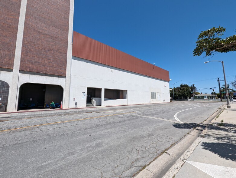 3965 Clark Ave, Long Beach, CA à vendre - Photo principale – Image 1 sur 17