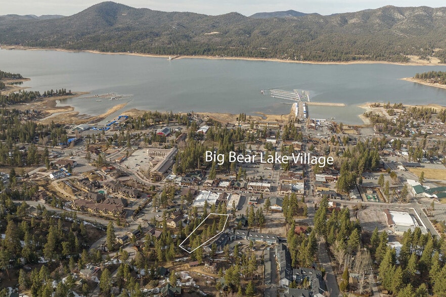 725 Cameron Dr, Big Bear Lake, CA à vendre - Photo de l’immeuble – Image 2 sur 20