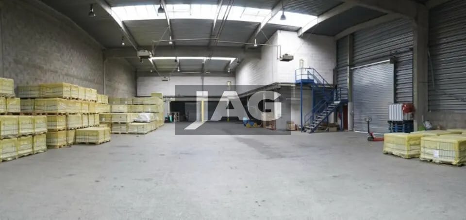 Local d’activités dans Chassieu à louer - Photo intérieure – Image 2 sur 8