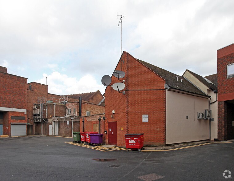 11-15 White Hart St, High Wycombe à louer - Photo de l’immeuble – Image 2 sur 8