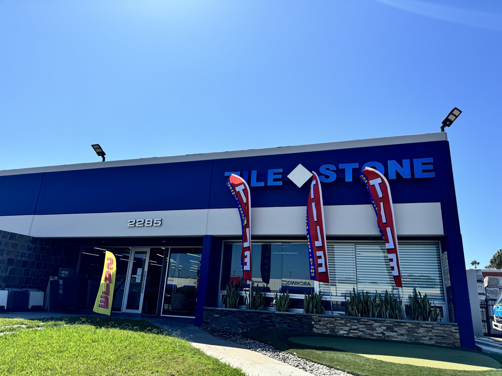 2285 Main St, Chula Vista, CA à louer Photo principale– Image 1 sur 3