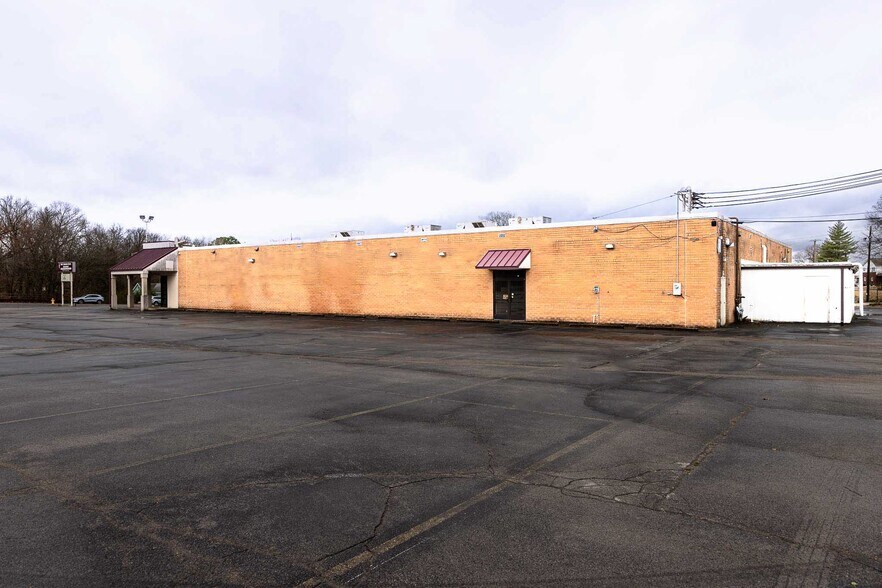 739 Madison St, Clarksville, TN à louer - Photo de l’immeuble – Image 3 sur 5