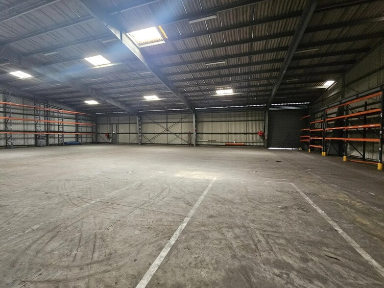Industriel/Logistique dans Angers à vendre - Photo de l’immeuble – Image 1 sur 4