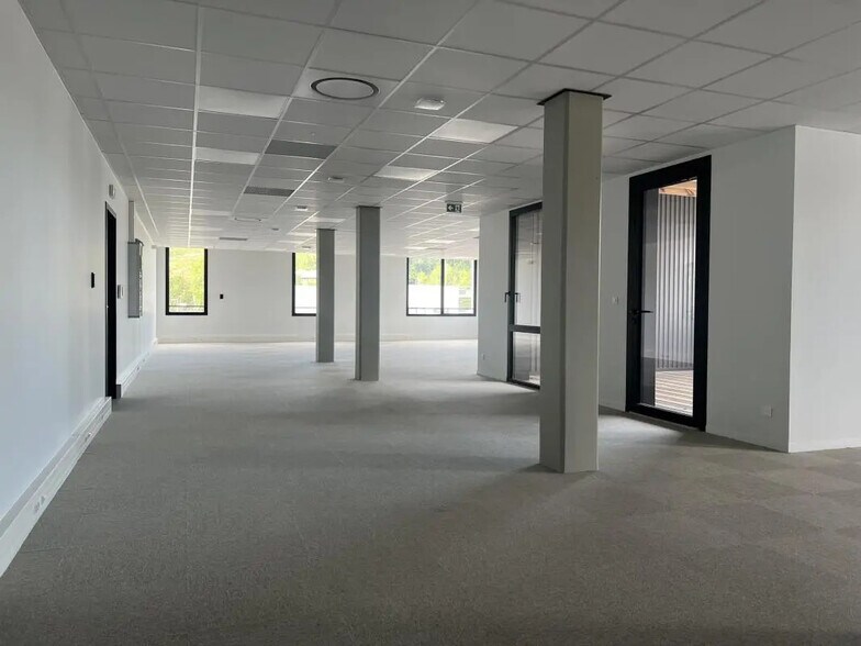 Local commercial dans Anglet à louer - Photo de l’immeuble – Image 1 sur 3
