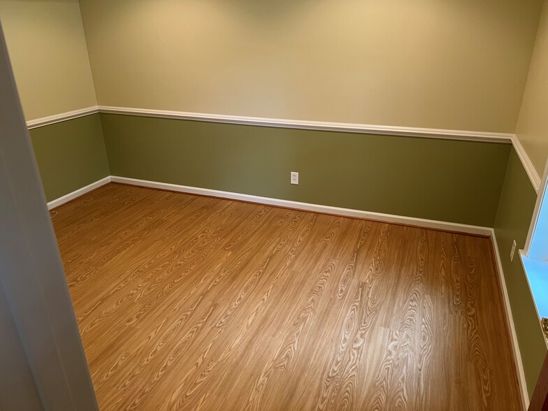 695 Bent Oaks Dr, Earlysville, VA à louer - Photo de l’immeuble – Image 3 sur 6