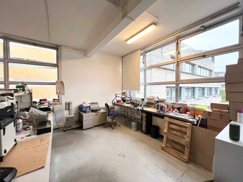 Bureau dans Paris à louer - Photo de l’immeuble – Image 1 sur 5