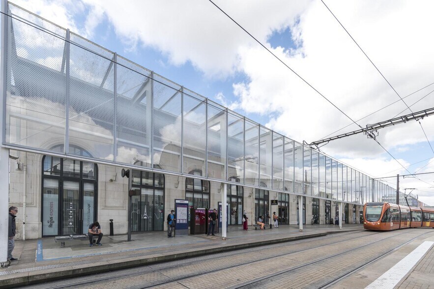 Bureau dans Le Mans à louer - Photo de l’immeuble – Image 2 sur 10