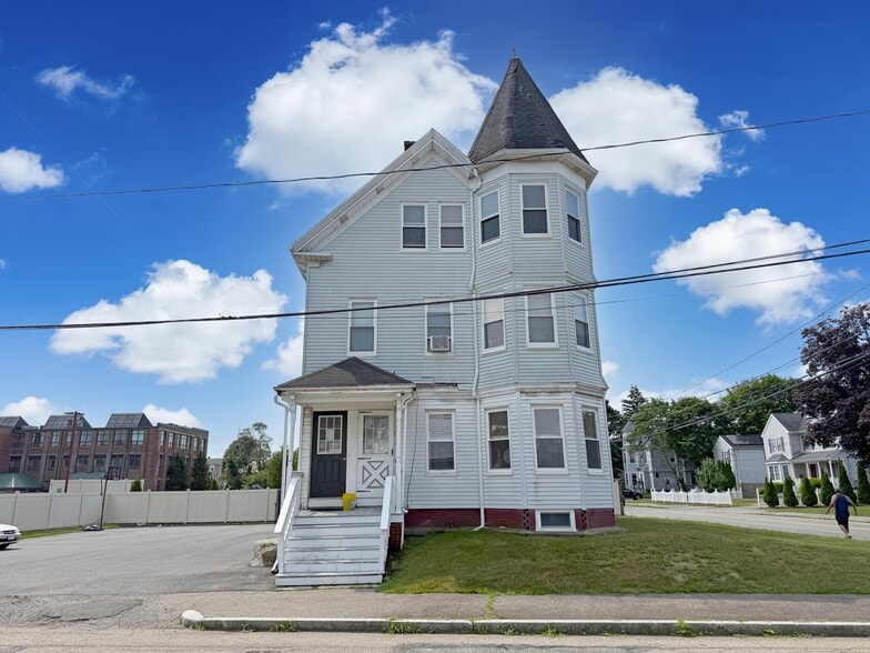 401 N Warren Ave, Brockton, MA à vendre - Photo de l’immeuble – Image 2 sur 9