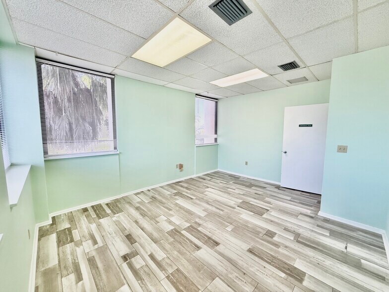 3949 Evans Ave, Fort Myers, FL à vendre - Photo de l’immeuble – Image 3 sur 20