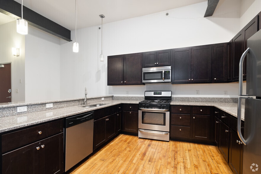 21 W North St, Akron, OH à vendre - Photo intérieure – Image 2 sur 32