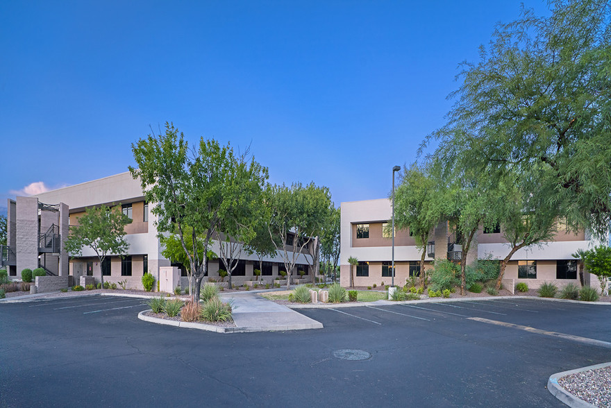 5605 W Eugie Ave, Glendale, AZ à louer - Photo de l’immeuble – Image 3 sur 5