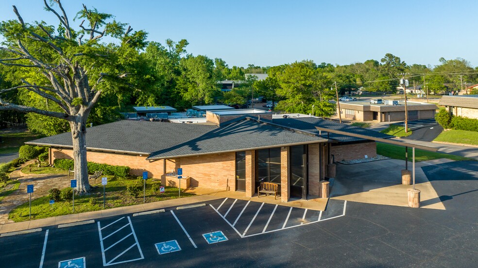 1212 Clinic Dr, Tyler, TX à vendre - Photo de l’immeuble – Image 3 sur 23