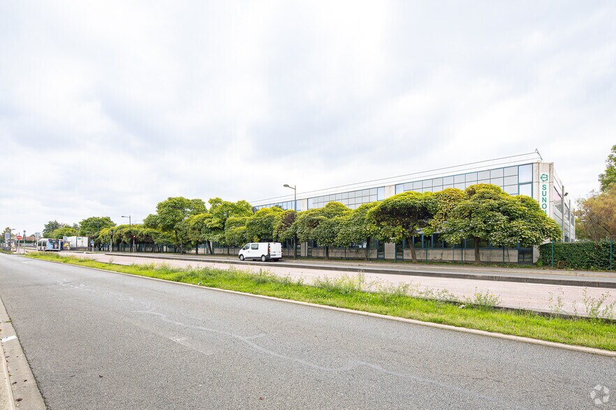 Avenue Des Pépiniéres, Fresnes à louer - Photo de l’immeuble – Image 3 sur 3