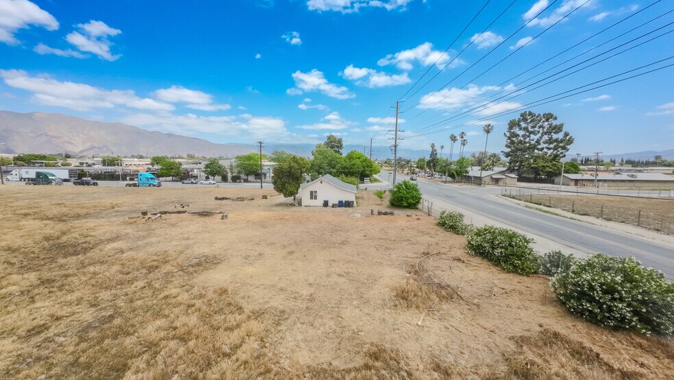 1011 W 7th St, San Jacinto, CA à louer - Photo de l’immeuble – Image 3 sur 7