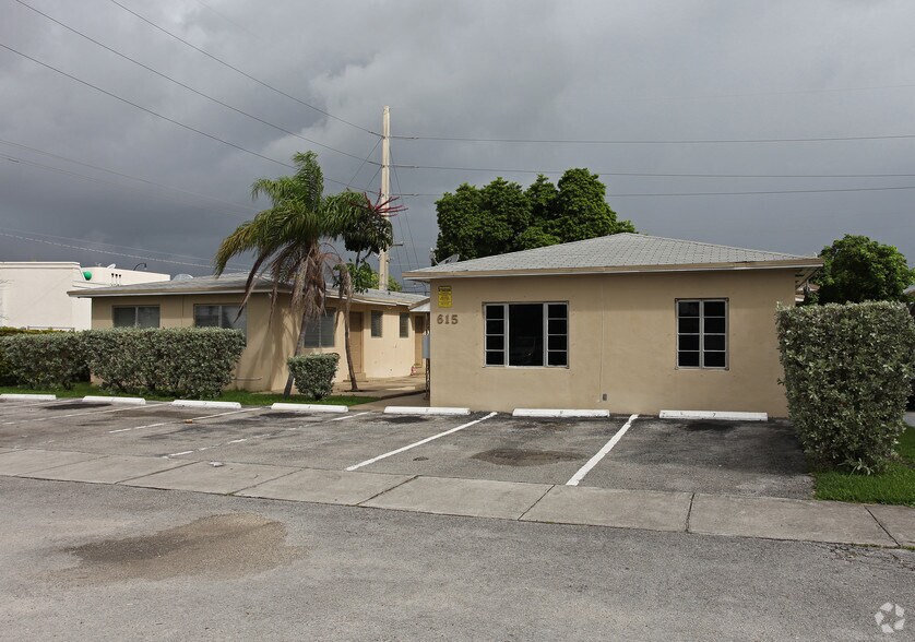 615 NE 7th St, Hallandale Beach, FL à vendre - Photo principale – Image 2 sur 21