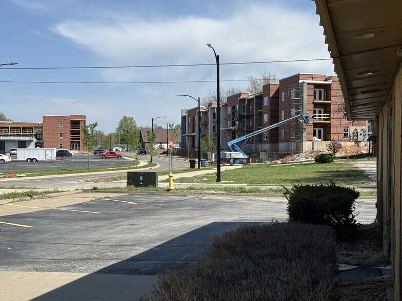 1212 S Grant Ave, Springfield, MO à louer - Photo de l’immeuble – Image 2 sur 6