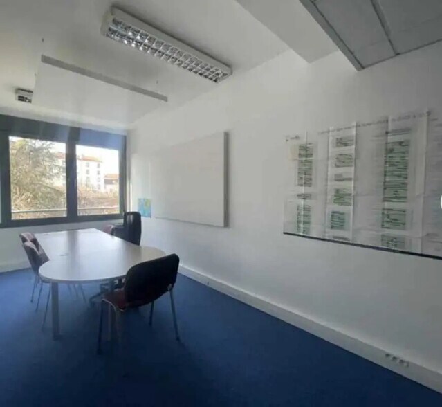 Bureau dans Lyon à louer - Photo de l’immeuble – Image 3 sur 9