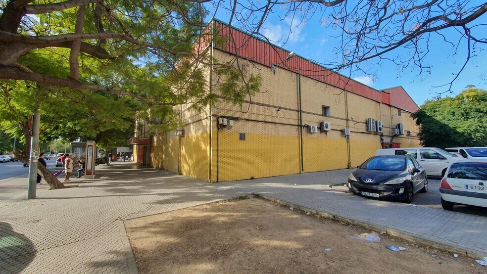 Local commercial dans Sevilla, Sevilla à vendre - Photo de l’immeuble – Image 2 sur 5