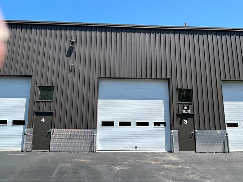 27 Kondelin Rd, Gloucester, MA à louer - Photo de l’immeuble – Image 2 sur 10