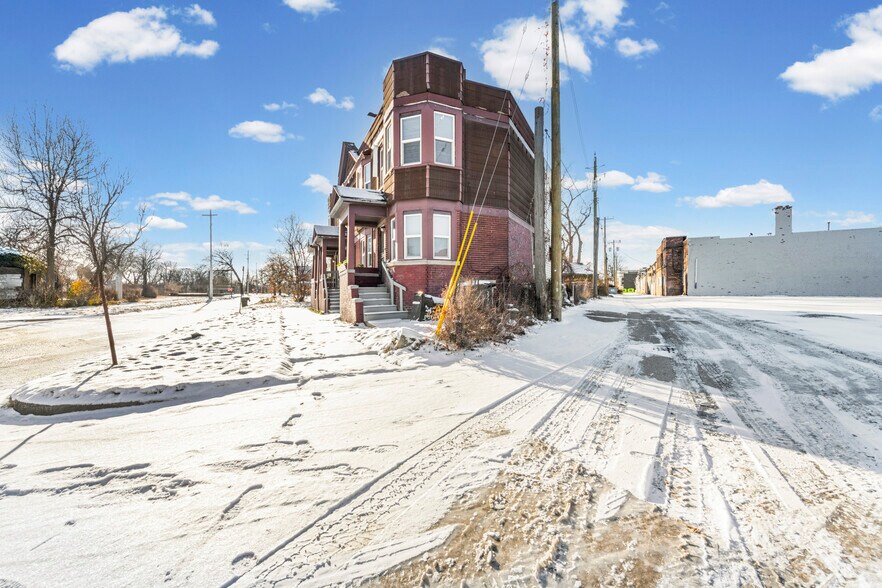 3 4Plexes portefeuille de 1 biens à vendre sur LoopNet.fr - Photo de l’immeuble – Image 2 sur 43
