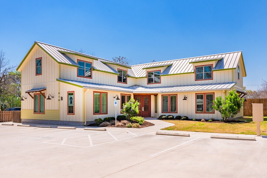 618 Comal Ave, New Braunfels, TX à louer - Photo de l’immeuble – Image 1 sur 8