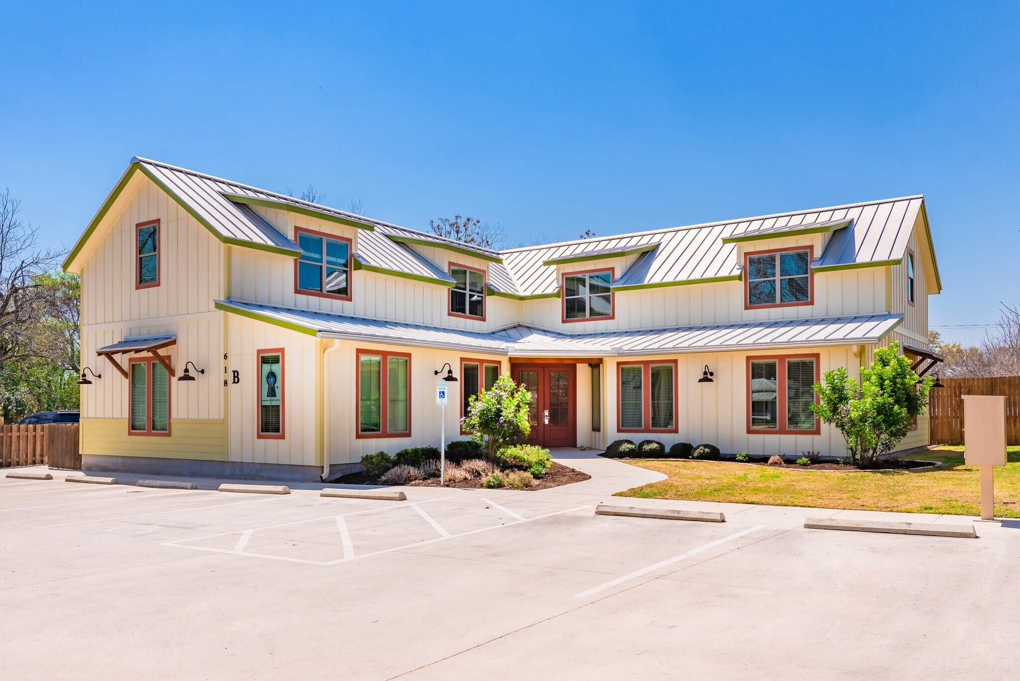 618 Comal Ave, New Braunfels, TX à louer Photo de l’immeuble– Image 1 sur 9