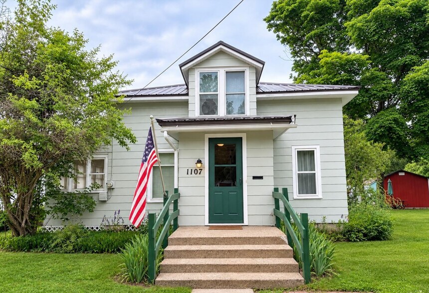 1117 Michigan Ave, Alma, MI à vendre - Photo principale – Image 1 sur 19