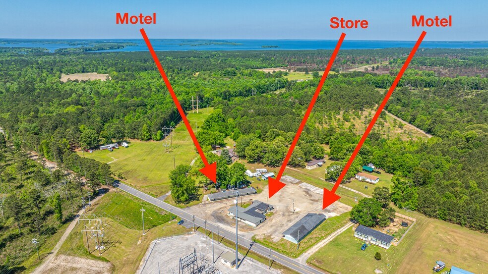 1058 Edgewater Rd, Pineville, SC à vendre - Photo de l’immeuble – Image 2 sur 49