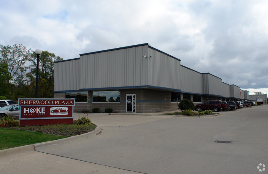26000-26200 Mound Rd, Warren, MI à louer - Photo de l’immeuble – Image 1 sur 2
