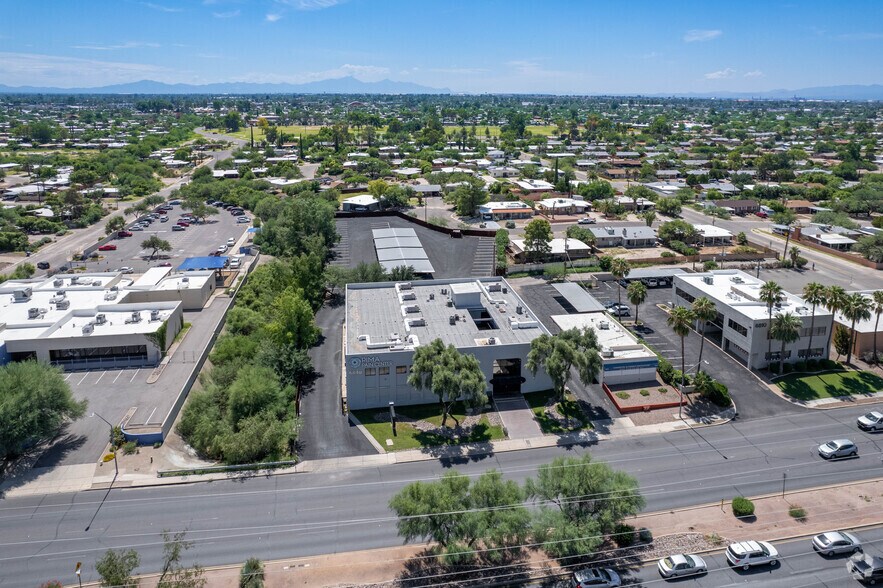6840 E Broadway Blvd, Tucson, AZ à louer - Aérien – Image 2 sur 5