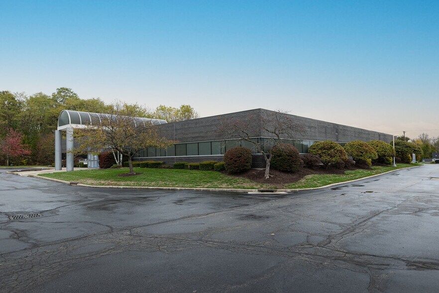7271 N Main St, Dayton, OH à louer - Photo de l’immeuble – Image 2 sur 59