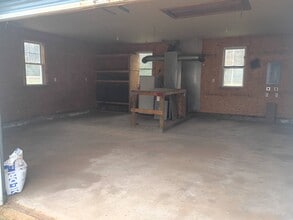 41 Maine St, New Gloucester, ME à louer Photo intérieure– Image 2 sur 5