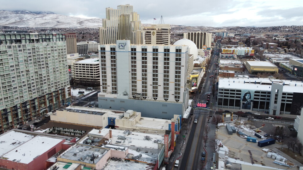 229 N Virginia St, Reno, NV à louer - Photo de l’immeuble – Image 2 sur 9