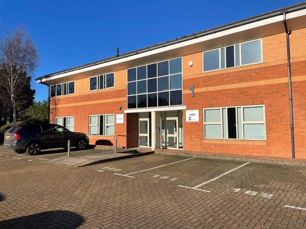 Boundary Way, Hemel Hempstead à louer Photo de l’immeuble– Image 1 sur 7