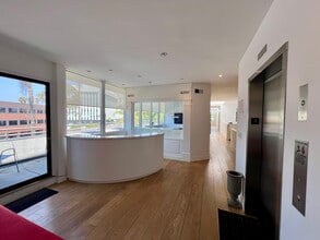 4250 Wilshire Blvd, Los Angeles, CA à louer Photo intérieure– Image 1 sur 11