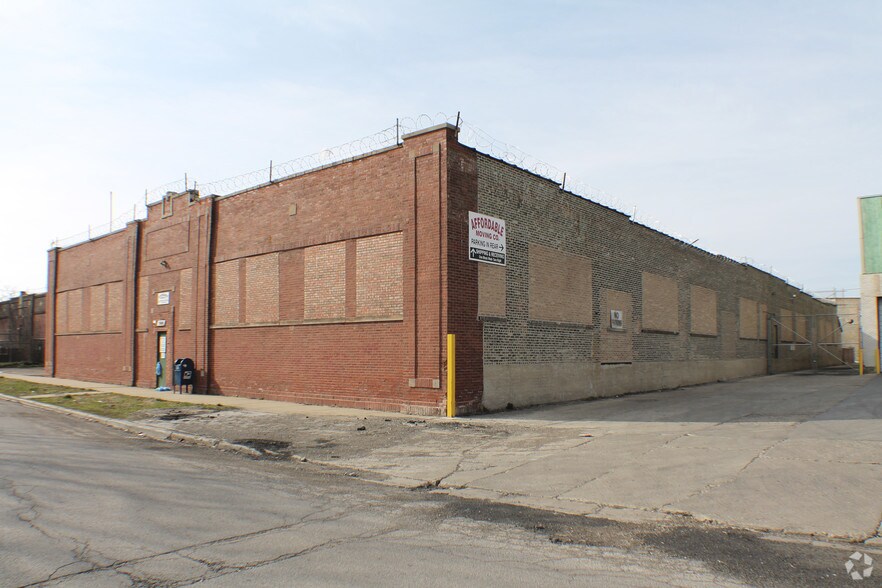 5000 W Bloomingdale, Chicago, IL à louer - Photo de l’immeuble – Image 2 sur 13
