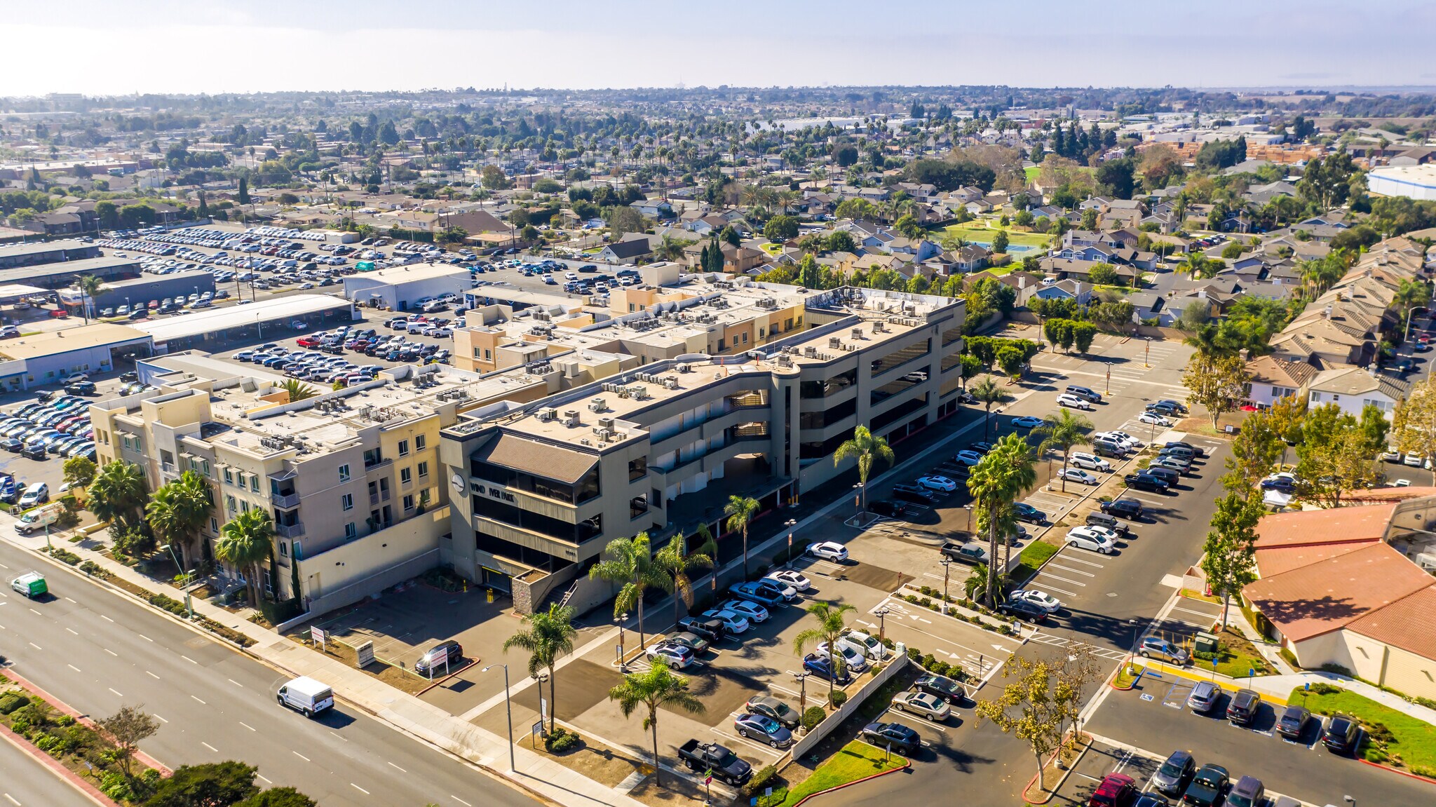 18141 Beach Blvd, Huntington Beach, CA à vendre Photo principale– Image 1 sur 12