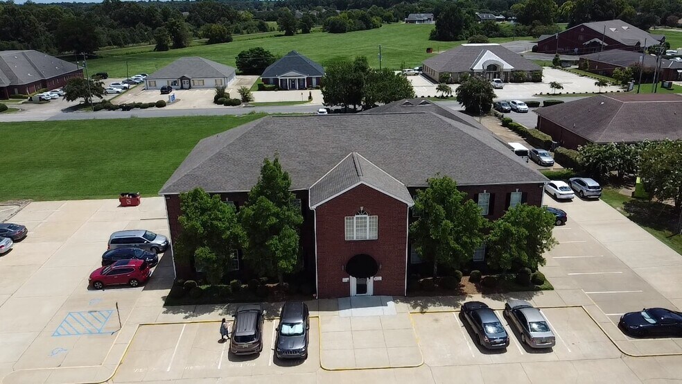451 Saint Lukes Dr, Montgomery, AL à louer - Photo de l’immeuble – Image 3 sur 8