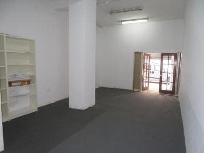 Local commercial dans L'Hospitalet de Llobregat, Barcelona à louer Photo intérieure– Image 1 sur 6