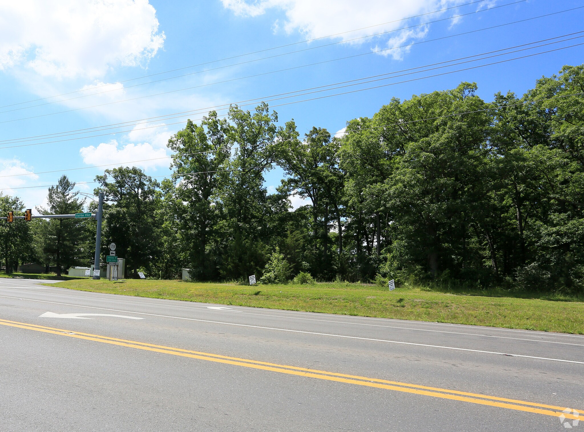 606 Fairfax Pike, Stephens City, VA à louer Photo principale– Image 1 sur 5