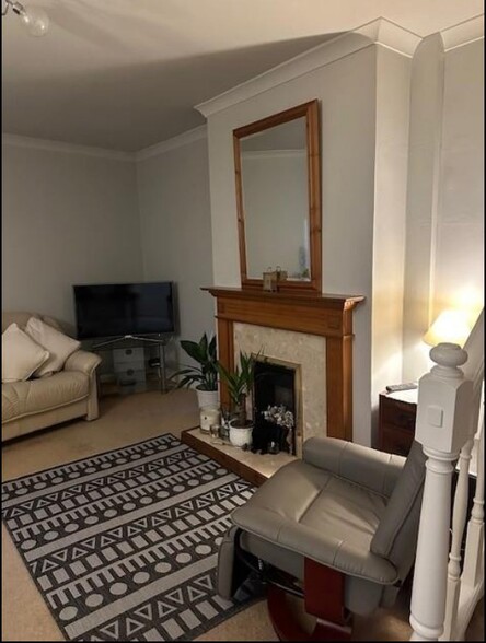 111 The St, Leatherhead à vendre - Photo intérieure – Image 2 sur 6