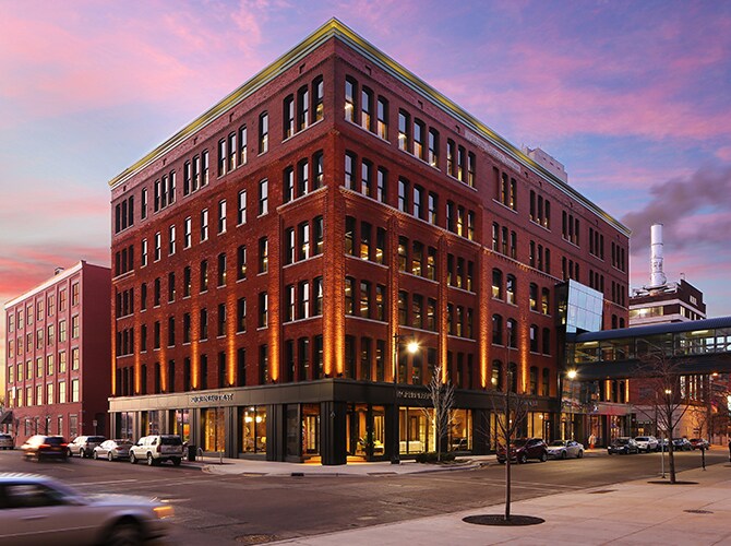 25 Ottawa Ave SW, Grand Rapids, MI à louer - Photo principale – Image 1 sur 10