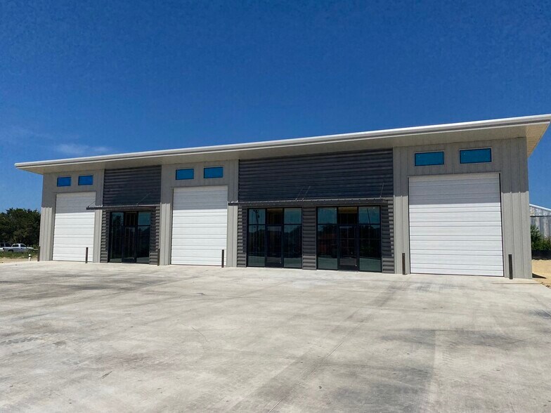 775 County Road 270, Leander, TX à louer - Photo de l’immeuble – Image 1 sur 4
