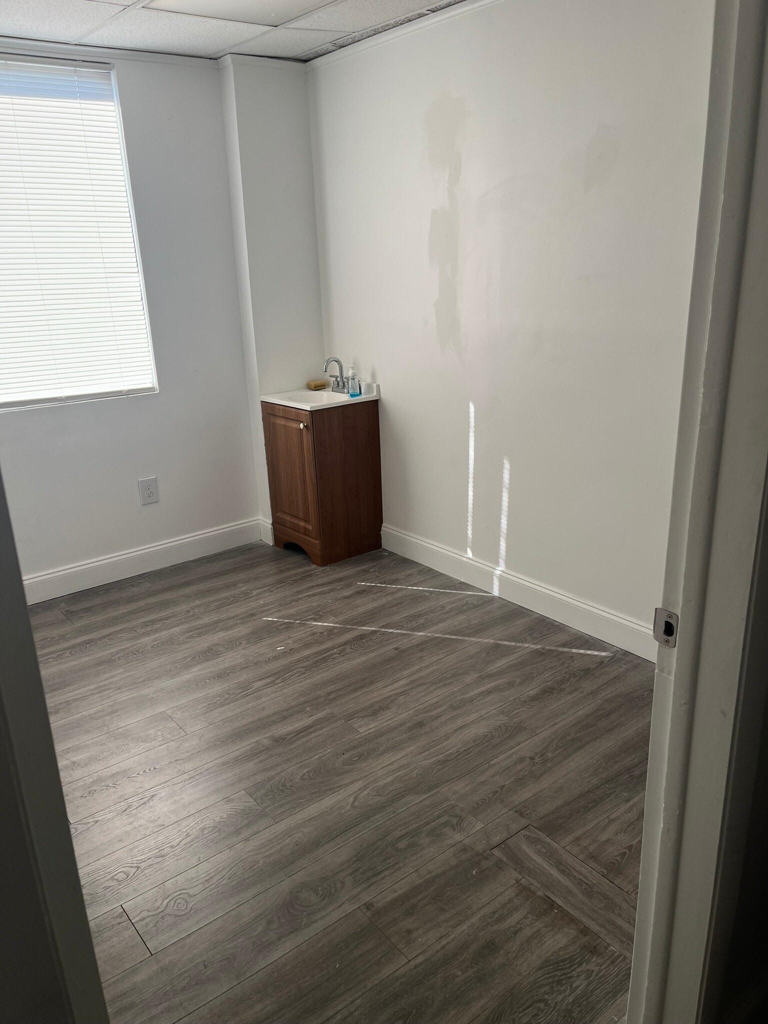 85 Grand Canal Dr, Miami, FL à louer Photo intérieure– Image 1 sur 7