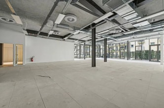 22-32 Rue De Clignancourt, Paris à louer Photo intérieure– Image 1 sur 9